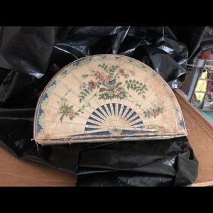 VTG ARTSTYLE CANDY BOX FAN SHAPED SILK&Cardboard